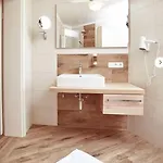 Am Traetzhof 3*