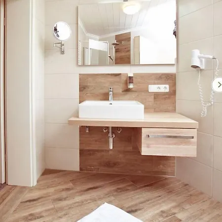 Am Traetzhof 3*